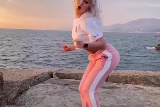 do twerk dance, choreography group dance, afro dance, shuffle dance to songs