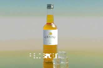 make a 3d realistic bottle model