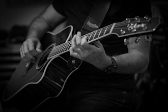 create awesome electric or acoustic guitar chord loops