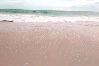 write your birthday wish on the beach as video