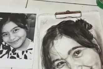draw photorealistic pencil portrait