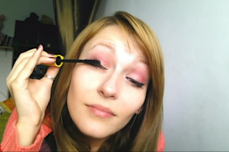 give you personalized video makeup tutorials in HD webcam quality