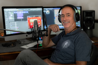 produce a deep warm and charming energetic male german voice over