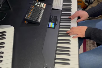 play piano, hammond, el piano or synth on your songs