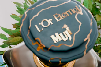 create a photorealistic 3d product in blender