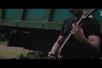record electric guitar solo, professional studio quality sound