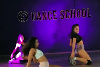 do amazing twerk dance, raunchy group dance, attractive choreography to songs