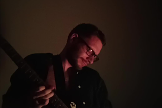 record electric or acoustic guitar tracks