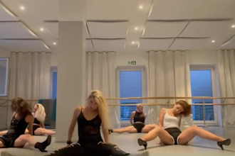 do dance video, highly choreography, viral twerk dance to promote songs