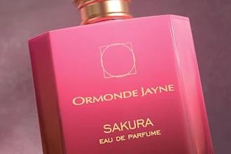create stunning 3d perfume bottle animation for ads and product videos