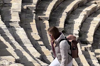 create unboxing ugc video for your brand in italian