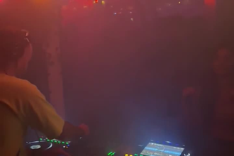 teach you and make you a dj in just one lesson