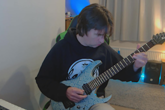 give guitar lessons online, skype, zoom etc
