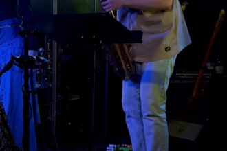 play a professional saxophone solo for your song