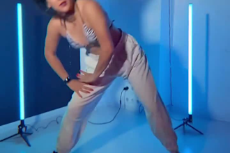 do choreography, twerk group dance attractive waist dance to promote music