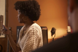 sing custom sings as a female vocalist in german, english, japanese, or hindi