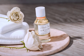 create perfume animation for ads, amazon, social networks