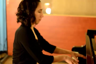 teach online piano lessons