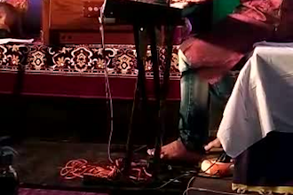 give training in hindustani classical music and bhajan