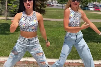 twerk to your songs, choreography, waist dance, group dance to top your songs