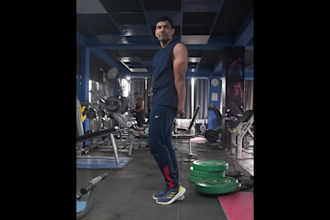 create a custom workout plan to build muscle or strength
