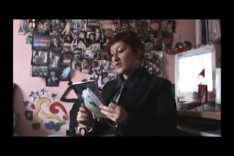 make a funny video testimonial while l talk to my psychologist about your website or product