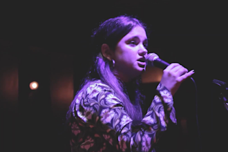sing smooth female jazz vocals for you