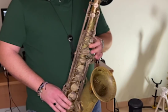 play all saxophones like a big band
