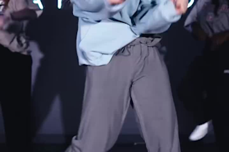 do professional dance choreography, tiktok dances, and group dance videos