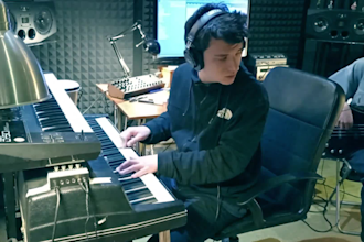 compose and record piano, keyboards and synths on your music