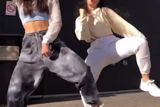 do choreography dance video viral twerk dance, group dance to promote songs
