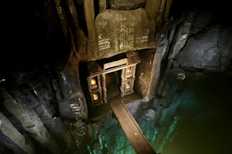 3d game interior environment, dungeon, treasure room, castles, level design, ue5