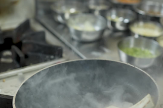 do professional food photography for restaurants and ads