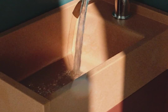 make 3d fluid simulation 3d water simulation vfx animation cgi product animation