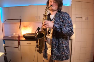 teach you pop improvisation and soloing on the saxophone