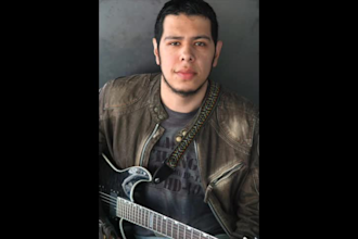 give online guitar lessons