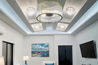 do virtual staging on empty spaces of your home