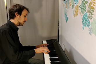 teach personalized one on one piano lessons