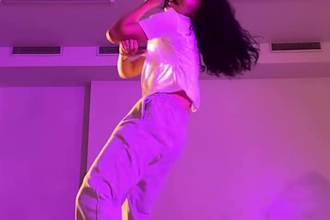 do viral tiktok dance video, dance chorography, hip hop dance, group