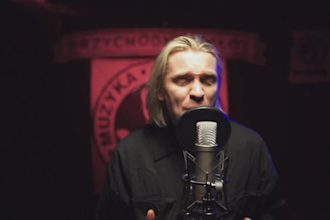 provide powerful punk vocals, punk singer