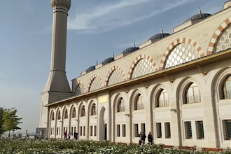 be a local guide in istanbul and show the beauty