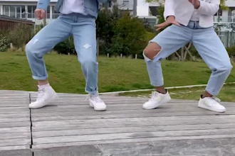 do tiktok afro dance hip hop dance choreography afrobeat, group dance, solo
