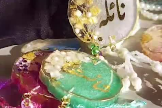 make custom epoxy resin coasters with name and text