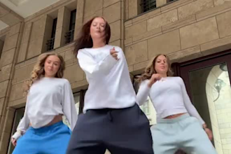 create a viral tiktok dance choreography for social media twerk dance hiphop