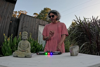 mix a seamless professional house and techno dj set
