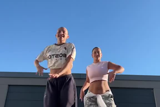 do viral tiktok dance video, group dance, viral dance video, choreography dancer