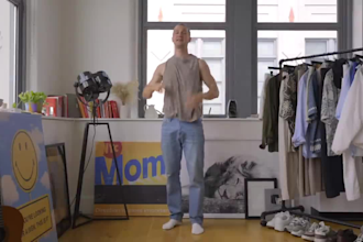 ccreate a ugc spokeperson video ad male content creater