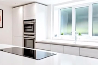 create a presenter led property video for real estate agents