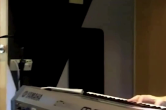 sing heartfelt male country vocals in nashville style