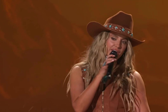 sing country pop song country music female pop singer and female vocalist